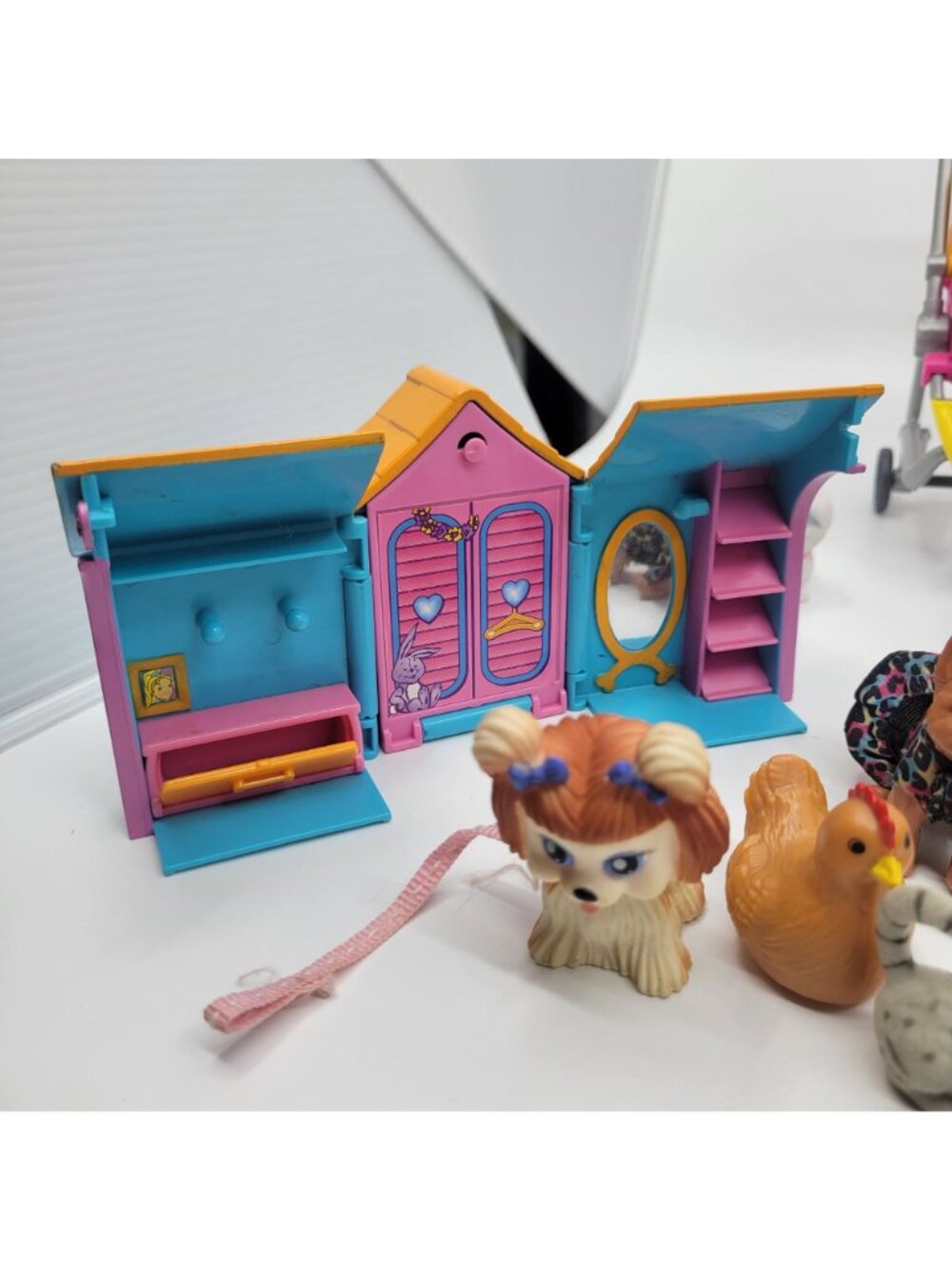 Barbie Dollhouse Mixed Lot of Playset Accessories - PETS & Animals 48 Pieces - Picture 8 of 9